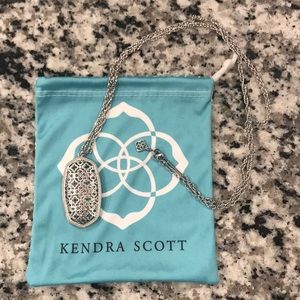 Rae Long Filigree Pendant Necklace
KENDRA SCOTT